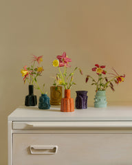 Mini Vaso Molly Marrone - Vaso monofiore in ceramica smaltata design Marie Michielssen per Serax