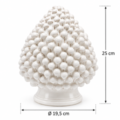 Pigna ornamentale in ceramica bianca EDG Enzo De Gasperi con altezza 25 cm e diametro 19,5 cm, decorazione da interno con misure indicate.