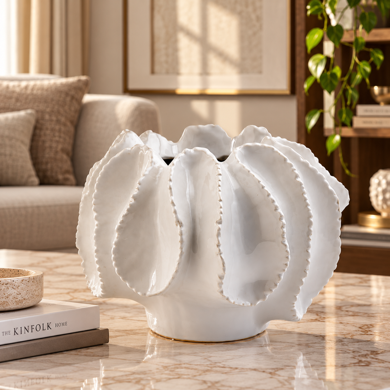Vaso Chakra Succulent EDG Enzo De Gasperi in ceramica bianca ambientato 